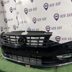 Бампер передний Volkswagen Passat B8 рестайлинг 2019-2025 в идеальном состоянии, новый. Доступен в наличии в России.