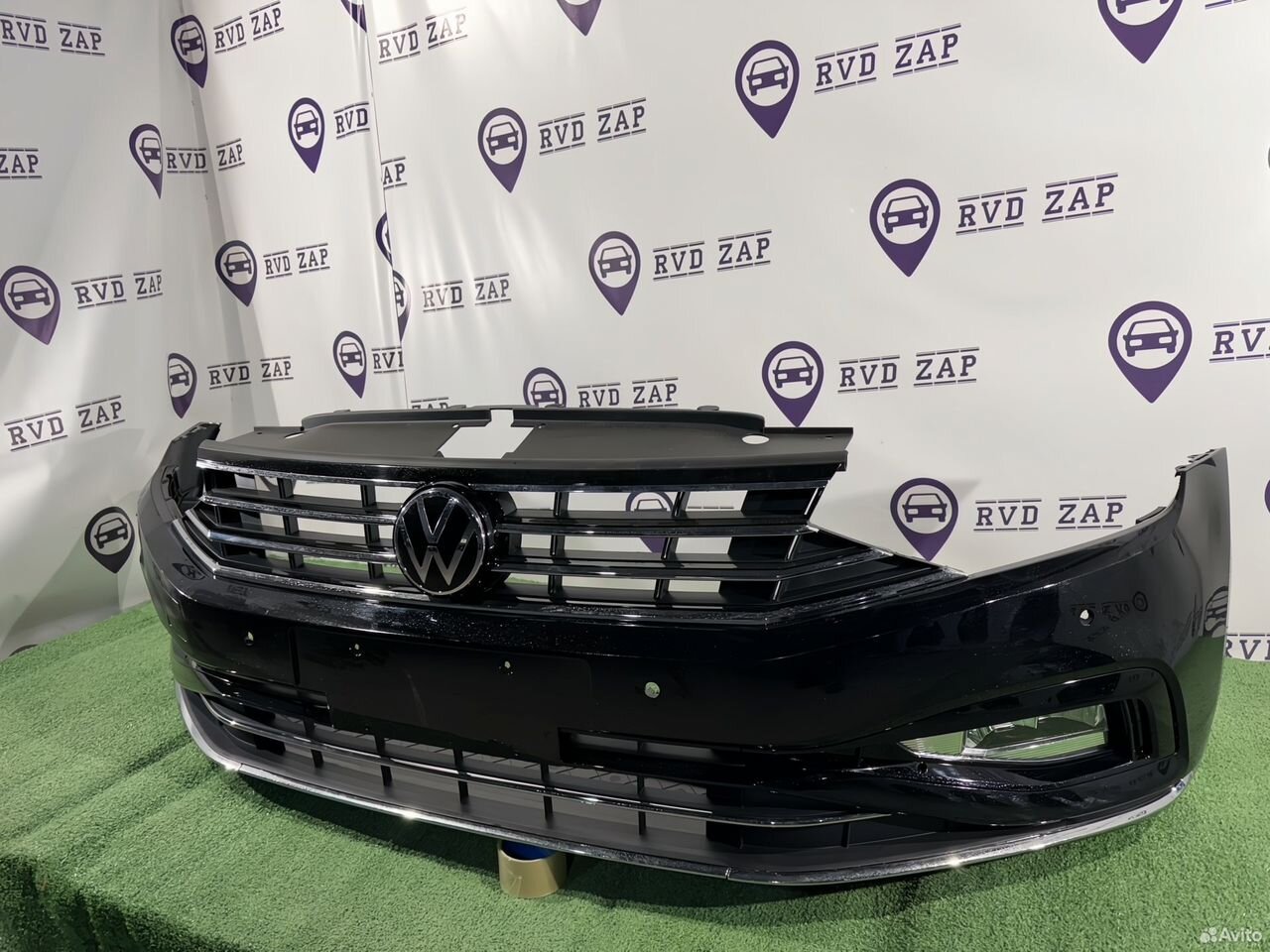 Бампер передний Volkswagen Passat B8 рестайлинг 2019-2025 в идеальном состоянии, новый. Доступен в наличии в России.