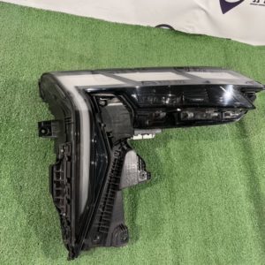 Фара правая Geely Atlas new fx11 2024, оригинал, в наличии в России. Отличное состояние, все целое. Отправка любой ТК.
